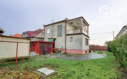 Na predaj: 4izbový rodinný dom s garážou , pozemok 800 m² - Čakany