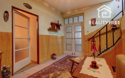 Na predaj: 4izbový rodinný dom s garážou , pozemok 800 m² - Čakany