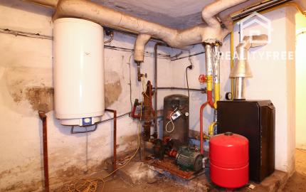 Na predaj: 4izbový rodinný dom s garážou , pozemok 800 m² - Čakany