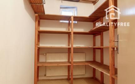 Na predaj: 4izbový rodinný dom s garážou , pozemok 800 m² - Čakany