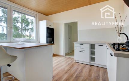 Na predaj 3 izbový, zrekonštruovaný byt v Komárne, ulica Damjanichova