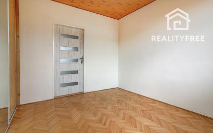 Na predaj 3 izbový, zrekonštruovaný byt v Komárne, ulica Damjanichova