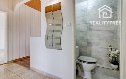 Na predaj 3 izbový, zrekonštruovaný byt v Komárne, ulica Damjanichova