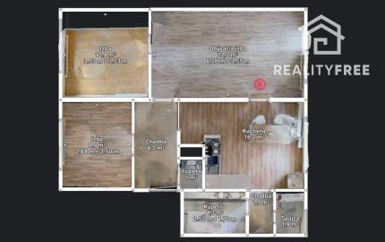 Na predaj 3 izbový, zrekonštruovaný byt v Komárne, ulica Damjanichova