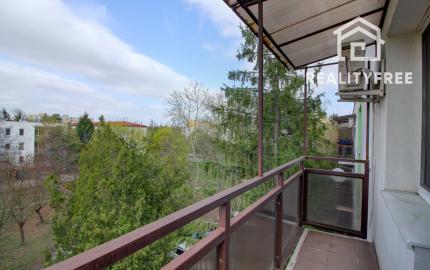 Na predaj 3 izbový, zrekonštruovaný byt v Komárne, ulica Damjanichova