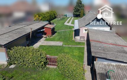 Na predaj: Rodinný dom na pozemku 1803 m², obec Baka
