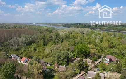 Rozľahlý investičný pozemok (2 076 m²) pri Dunaji s potenciálom, Gabčíkovo- Dedinské ostrovy