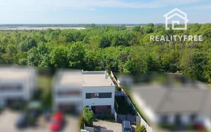 ELEGANTNÝ MEZANÍN SO ZÁHRADOU MILOSLAVOV – ALŽBETIN DVOR