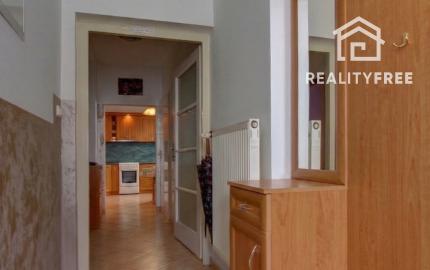 Na predaj: Viacgeneračný 7i rodinný dom na pozemku 2533 m² – Štvrtok na Ostrove