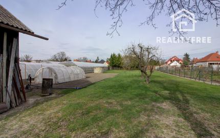 Na predaj: Viacgeneračný 7i rodinný dom na pozemku 2533 m² – Štvrtok na Ostrove