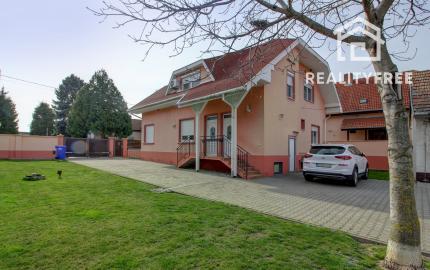 Na predaj: Viacgeneračný 7i rodinný dom na pozemku 2533 m² – Štvrtok na Ostrove