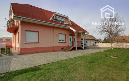 Na predaj: Viacgeneračný 7i rodinný dom na pozemku 2533 m² – Štvrtok na Ostrove