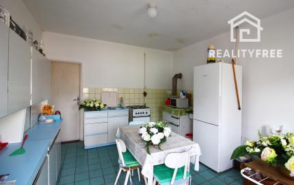 Na predaj: Viacgeneračný 7i rodinný dom na pozemku 2533 m² – Štvrtok na Ostrove