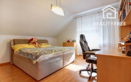 Na predaj: Viacgeneračný 7i rodinný dom na pozemku 2533 m² – Štvrtok na Ostrove