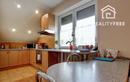 Na predaj: Viacgeneračný 7i rodinný dom na pozemku 2533 m² – Štvrtok na Ostrove