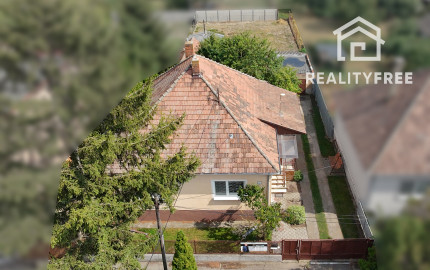 Na predaj: 3izbový rodinný dom s garážou , pozemok 800 m² - Horný Bar