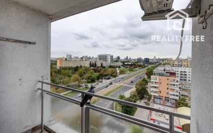 Na prenájom- svetlý, klimatizovaný 3-izbový byt s loggiou, balkónom a panoramatickým výhľadom – Herlianska, Ružinov
