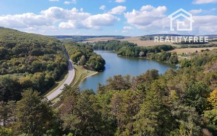 Pôvabná chata s priestranným pozemkom pri vodnej nádrži Dubník – Váš súkromný únik do prírody (Stará Turá)