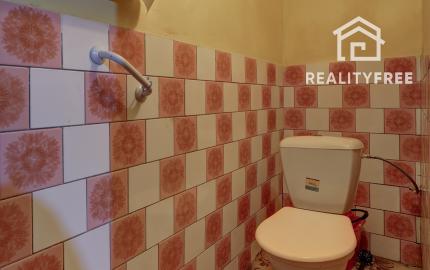 Na predaj rodinný dom na pozemku 904 m² (šírka 24 m) s kompletnými sieťami – Hrubý Šúr
