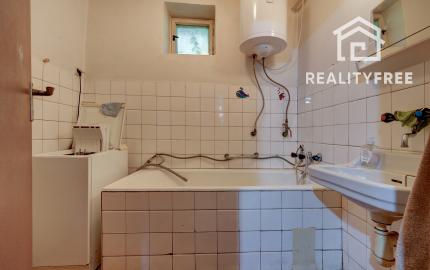 Na predaj rodinný dom na pozemku 904 m² (šírka 24 m) s kompletnými sieťami – Hrubý Šúr