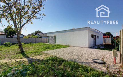 Na predaj skolaudovaný 4i RD s pozemkom 596 m² v Malej Pake.