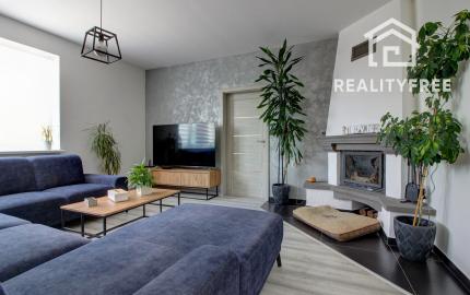 Na predaj priestranný 5-izbový rodinný dom s na 802 m² pozemku v pokojnej obci Macov