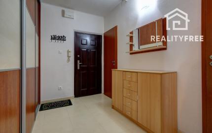 Na predaj: 3 izbový byt 66 m² , Mestský Majer,  Šamorín - kompletná rekonštrukcia