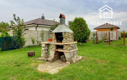 Na predaj: 2,5 izbový rodinný dom s , obec Šamorín-Šámot