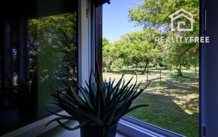 Na predaj priestranný 2i  byt v Komárne na Staničnej ulici