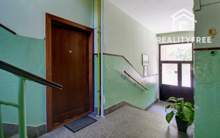 Na predaj priestranný 2i  byt v Komárne na Staničnej ulici