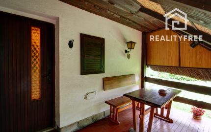 Na predaj chata s vlastným jazerom na 1208 m² pozemku v Trstenej na Ostrove