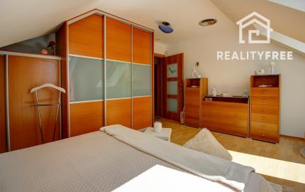 REZERVOVANÝ - Predaj 6i RD 310m2 s garážou, zimnou záhradou-Dunajská Lužná