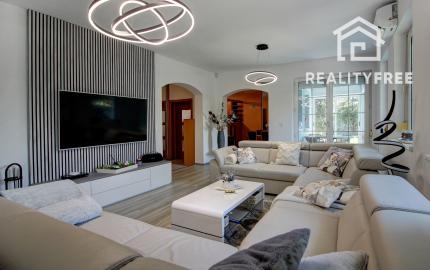 REZERVOVANÝ - Predaj 6i RD 310m2 s garážou, zimnou záhradou-Dunajská Lužná