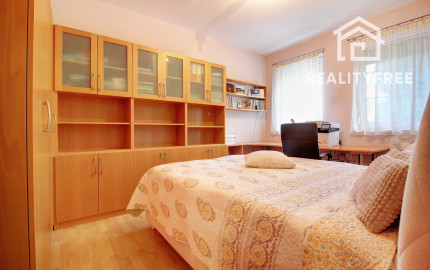 REZERVOVANÝ - Predaj 6i RD 310m2 s garážou, zimnou záhradou-Dunajská Lužná