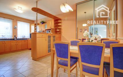 REZERVOVANÝ - Predaj 6i RD 310m2 s garážou, zimnou záhradou-Dunajská Lužná