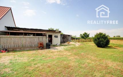 Na predaj: 3izbový rodinný dom na pozemku o rozlohe 925 m2, obec Baka