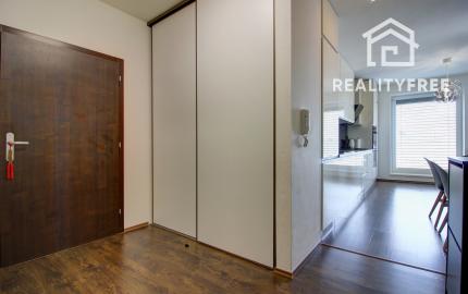 Na predaj elegantný 3 izbový byt v Rovinke s parkovacím státím