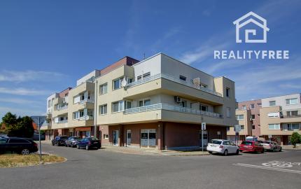 Na predaj elegantný 3 izbový byt v Rovinke s parkovacím státím