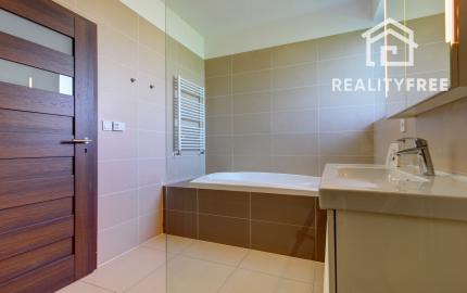 Na predaj: 5  izbový rodinný dom – Bratislava - Podunajské Biskupice