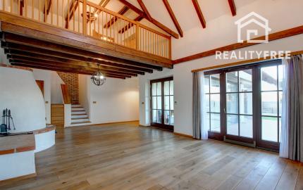 Vidiecka romantická vila na 840 m², 25 min. od Petržalky