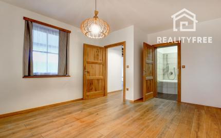 Vidiecka romantická vila na 840 m², 25 min. od Petržalky