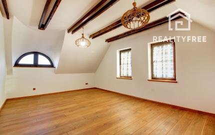 Vidiecka romantická vila na 840 m², 25 min. od Petržalky