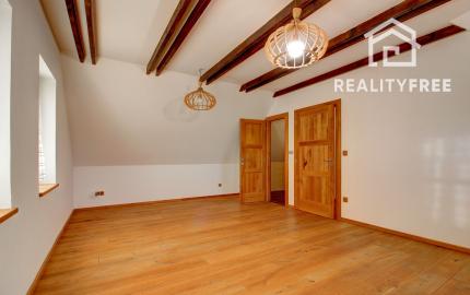 Vidiecka romantická vila na 840 m², 25 min. od Petržalky