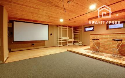 Vidiecka romantická vila na 840 m², 25 min. od Petržalky