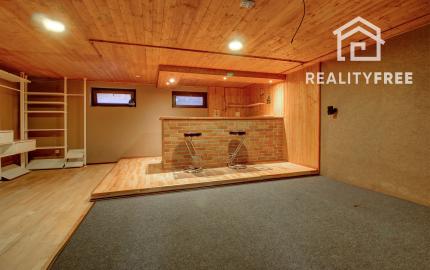 Vidiecka romantická vila na 840 m², 25 min. od Petržalky