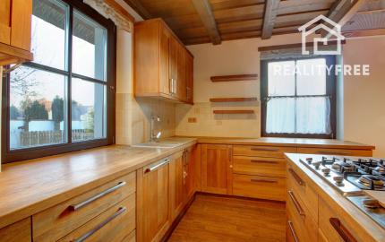 Vidiecka romantická vila na 840 m², 25 min. od Petržalky