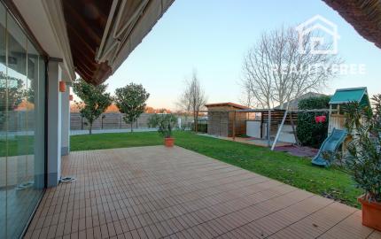 Vidiecka romantická vila na 840 m², 25 min. od Petržalky