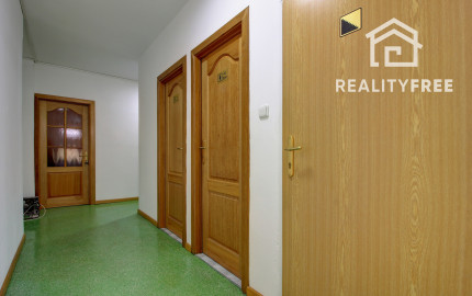 Na predaj: Komerčná budova, Báč