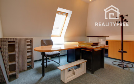 Na predaj: Komerčná budova, Báč