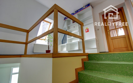 Na predaj: Komerčná budova, Báč